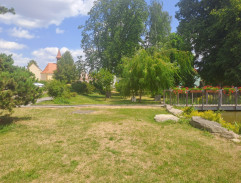 V centru obce Cehnice
