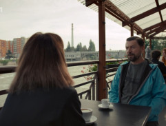 Na terase restaurace