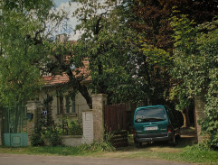 Dům