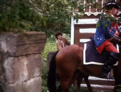 Petr pozoruje vojáky