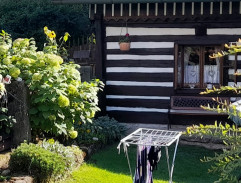 Petr pozoruje vojáky