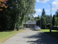 Před školou