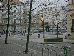 Na náměstí