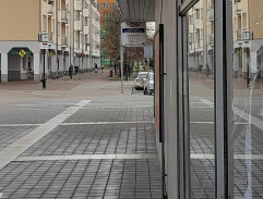 Před bydlištěm Hynka Reichlera