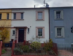 Před domem Strouhových