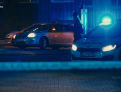 Taxíkom na miesto činu