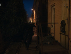 Před domem Libora Suchého