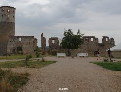 S01E01 Přátelé a nepřátelé