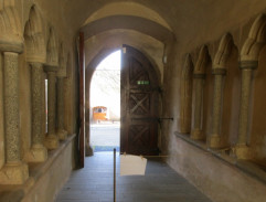 Lotrando odchází z kláštera