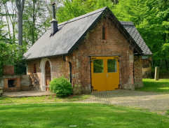 U garáže