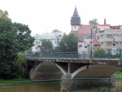 Most přes řeku