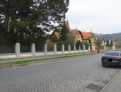 Cesta k vile továrníka Satoranského