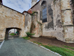 kláštorná brána