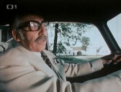 Alfons Karásek v autě 2