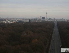 Damiel hledí na Východní Berlín