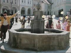 Náměstí s fontánou