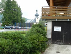 pri garáži