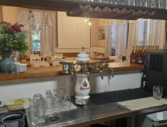 Slunce, seno a pár facek