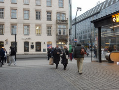 pred pražskou stanicou