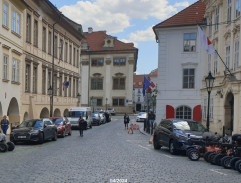 na ceste