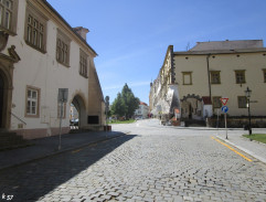 Město