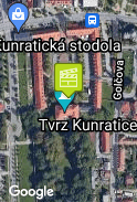 Před statkem 2