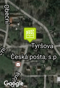 Před kostelem