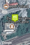 na zámku