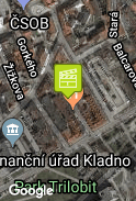 Před kadeřnictvím Dobiášové