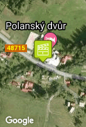 Muzikanti před hotelem