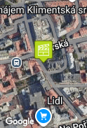 pri kostole v Prahe