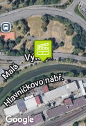 Dívka u řeky
