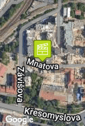 Policisté u garáží