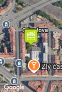 V průjezdu