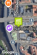 U divadla
