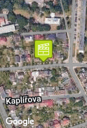 Příjezd k domu Strouhových