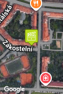 pred Sklenářovým domom