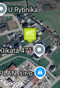 Před domkem Tichých